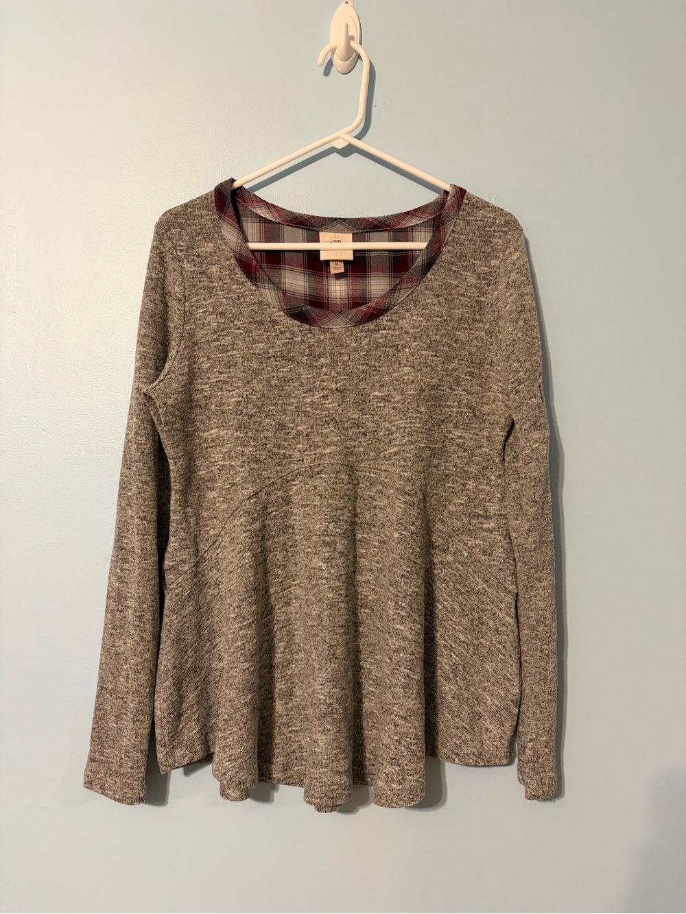 Knox Rose Women’s Gray Long-Sleeve Knit Top with Plaid Trim